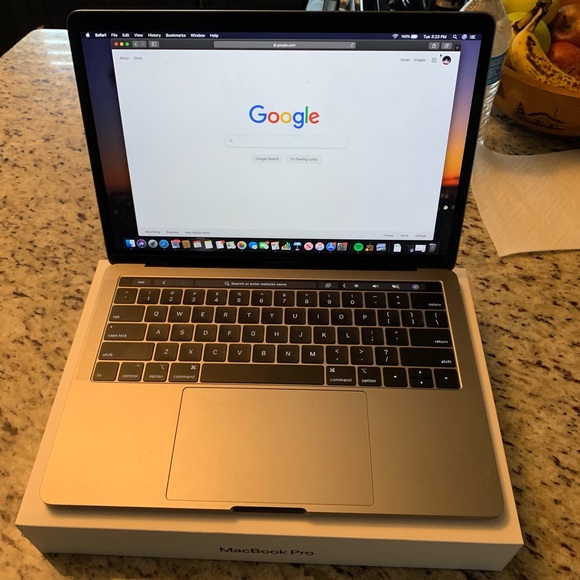 MacBook Pro 2019 - Picture 2 of 3
